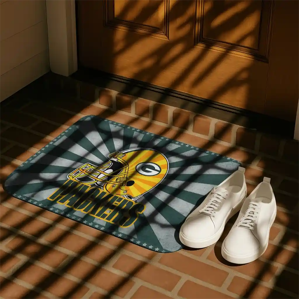 green-bay-packers-helmet-centerpiece-green-doormat-trendy.webp