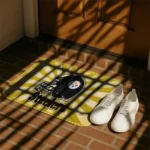 pittsburgh-steelers-helmet-centerpiece-gold-doormat-best-selling.webp