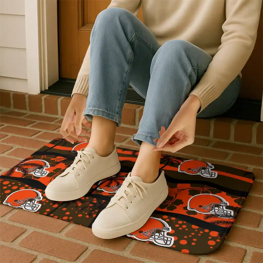 cleveland-browns-palm-silhouette-brown-black-doormat-top-rated.webp