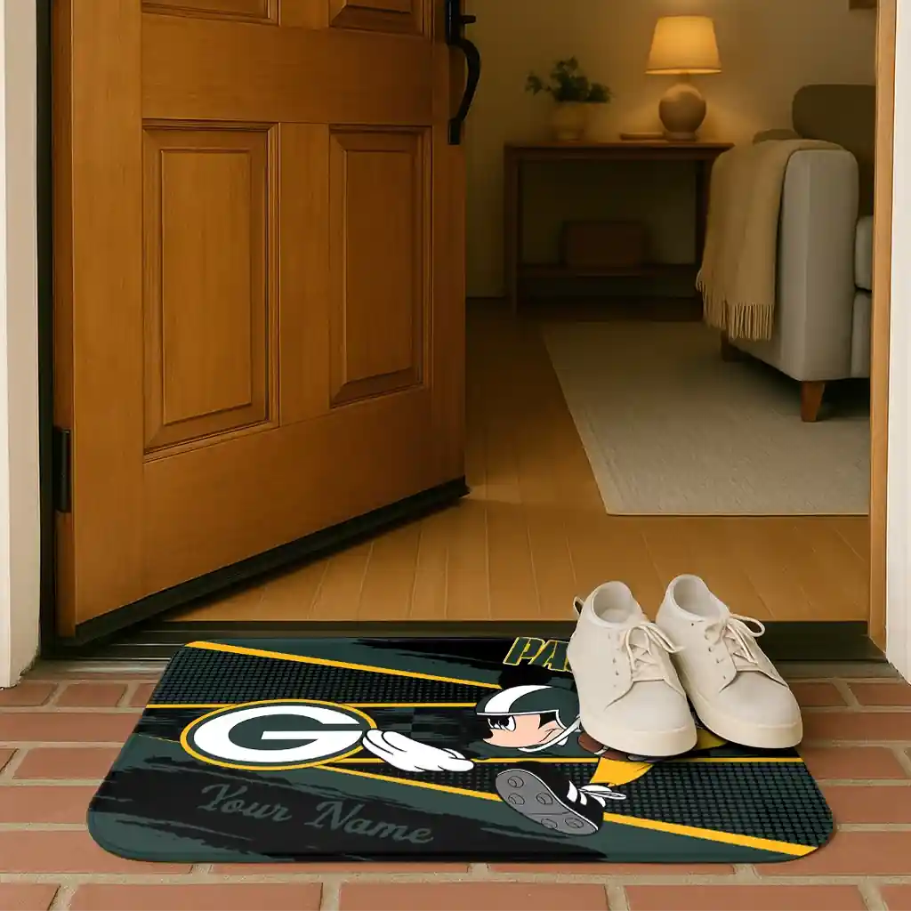 personalized-green-bay-packers-mickey-quarterback-green-black-doormat-fashion-forward.webp