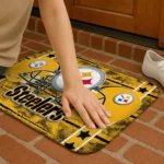 pittsburgh-steelers-helmet-illustration-gold-doormat-best-selling.webp