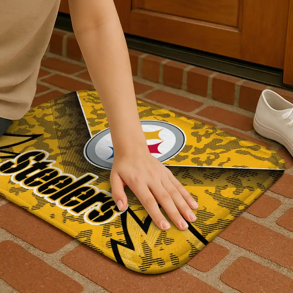 pittsburgh-steelers-layered-lines-gold-doormat-premium-grade.webp