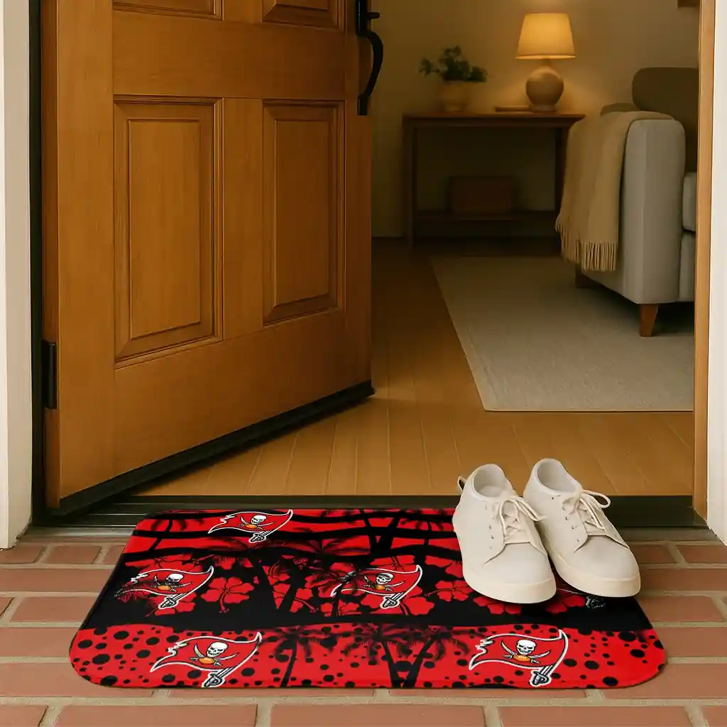 tampa-bay-buccaneers-palm-silhouette-red-black-doormat-fashion-forward.webp
